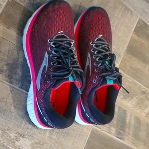 Brooks running shoes size 7